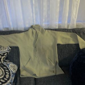 Hoodie never worn